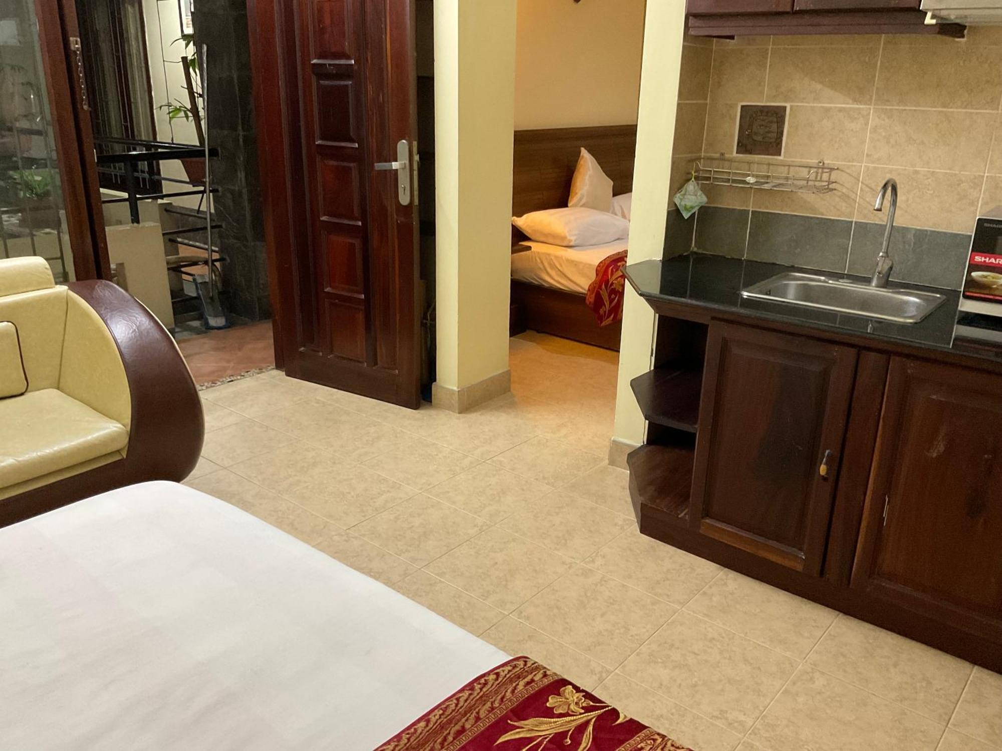 Khach San Minh Chau - Hoa Hung Hotel Ho Chi Minh City Exterior photo