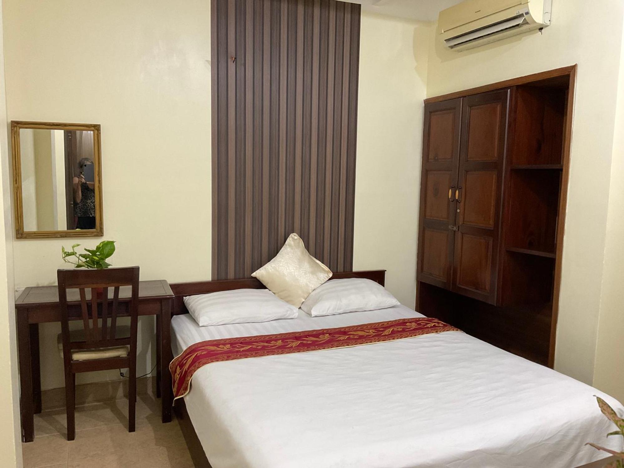 Khach San Minh Chau - Hoa Hung Hotel Ho Chi Minh City Exterior photo