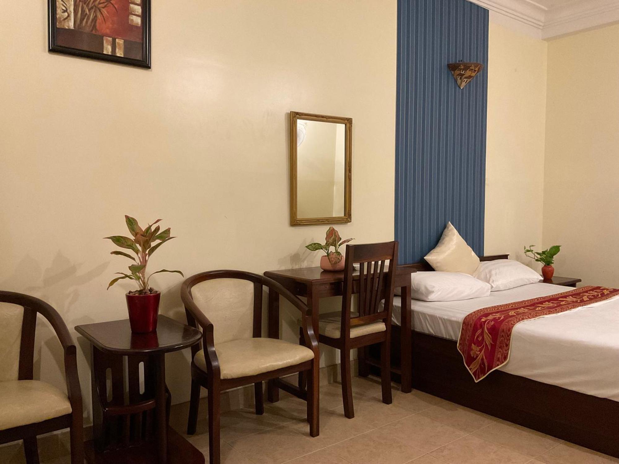 Khach San Minh Chau - Hoa Hung Hotel Ho Chi Minh City Exterior photo