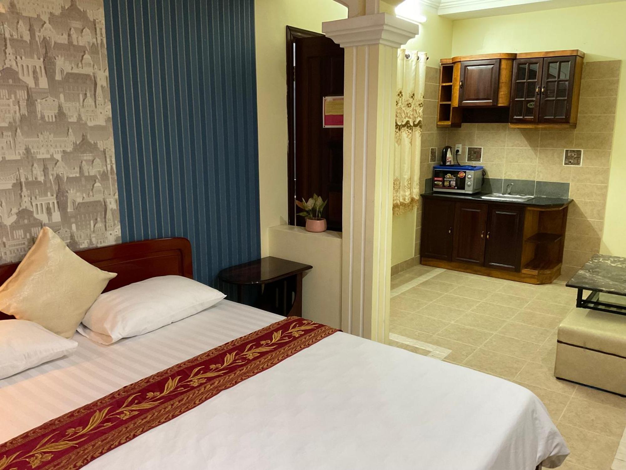 Khach San Minh Chau - Hoa Hung Hotel Ho Chi Minh City Exterior photo